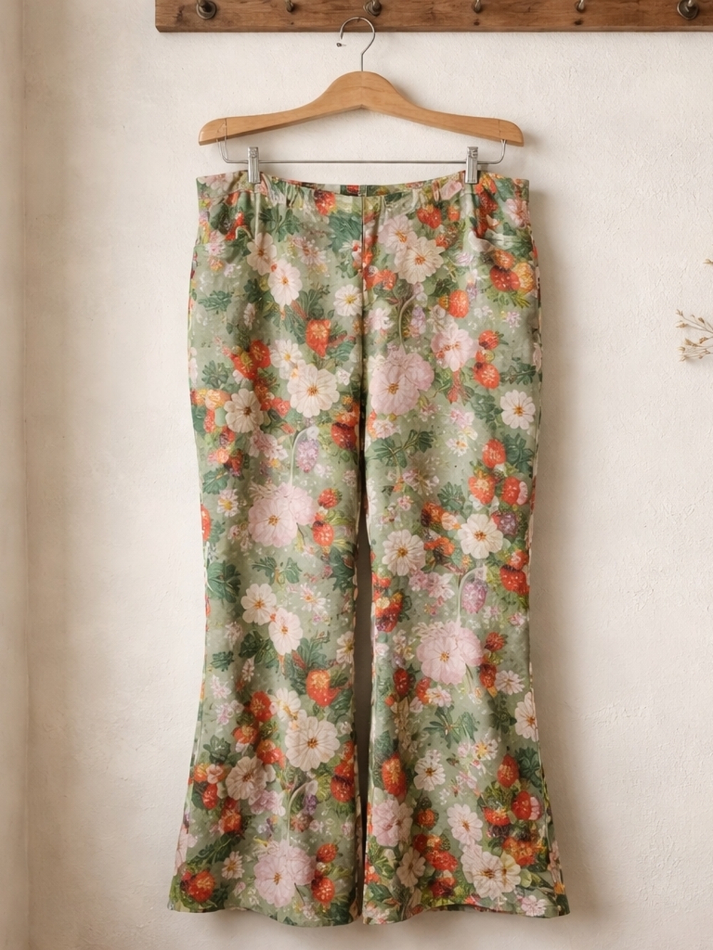 Floral Strawberry Print Flared Pants - Mint Green - Picture 2 of 9